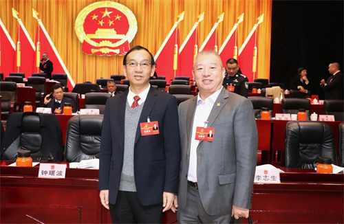 绿之韵胡均安荣获“表现突出人大代表”称号