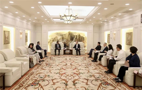 上海长宁区刘平区长会见康宝莱全球高管一行