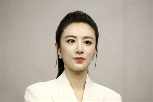 薇娅被曝偷偷“复出”！小程序出镜带货，多款商品售罄