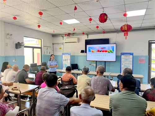 南京六合区市场监管局“三进”活动守护老年人养老钱