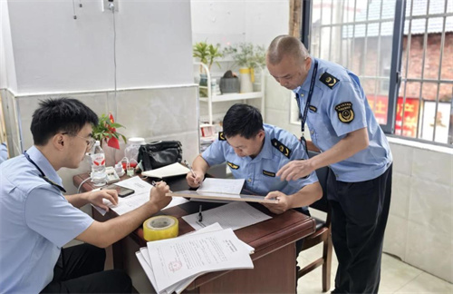 湖南安化县市场监管局对涉老会销经营场所开展突击检查