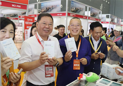 绿之韵健康食品亮相第十届中国国际食品餐饮博览会