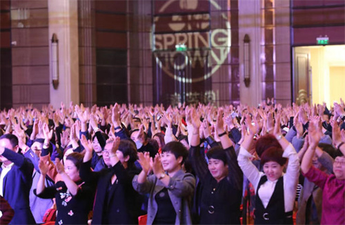 从人民大会堂出发 看春芝堂“健康百年工程”20周年时光答卷