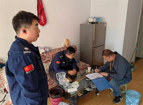 安徽合肥一社区开展打击非法传销行动