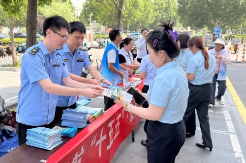 北京天南街道开展反传销宣传活动