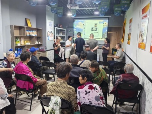 新疆六十一团多部门联合检查保健门店 守护老人消费安全